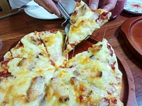 手早く簡単!自家製マッシュポテトとベーコンのピザ